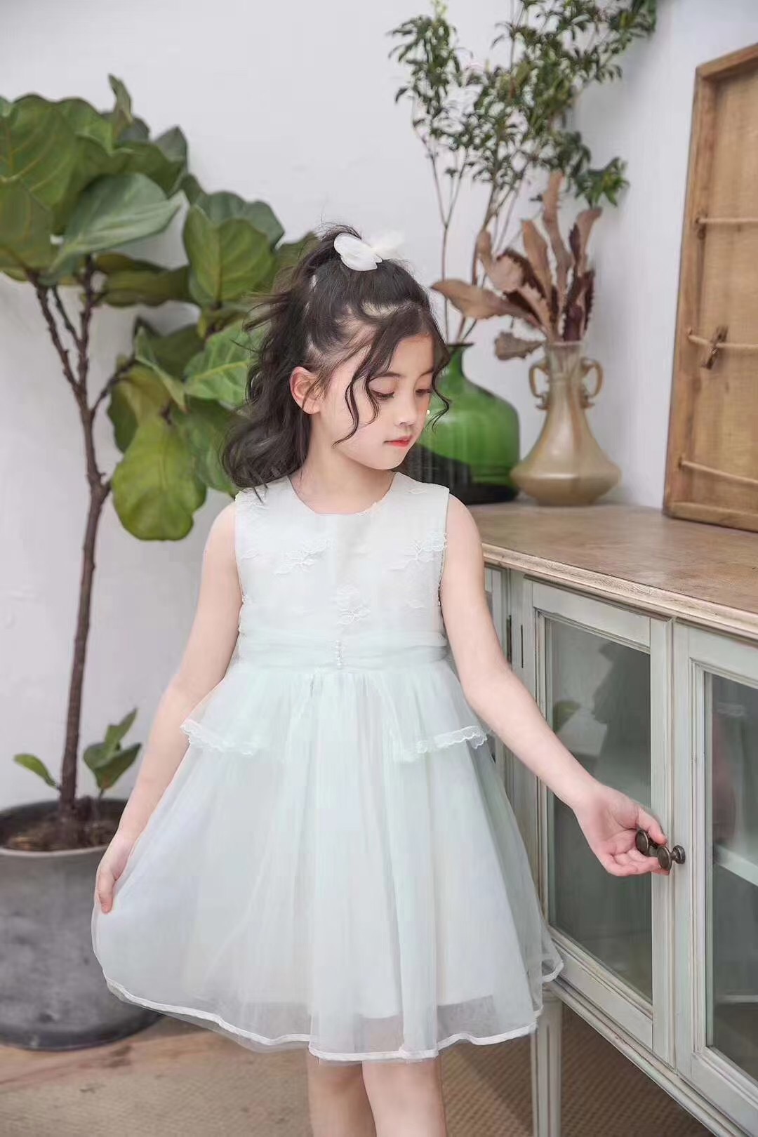 夏季童装批发攻略 如何找到高性价比的品牌童装尾货货源